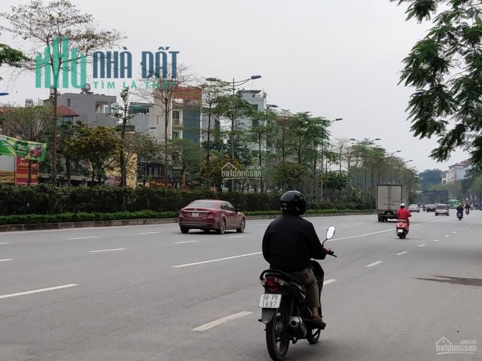 bán gấp một vài Tòa nhà Căn Hộ Cao Cấp Lạc Long Quân Bưởi Ba Đình Tây Hồ DT 130 m2 giá 50.5 tỷ