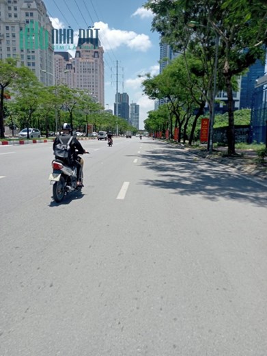 Bán gấp  Nhà Đất mặt phố   Nguyễn Khánh Toàn Đào Tấn  Ba Đình dt 200 m2 giá 500 triệu/1m2