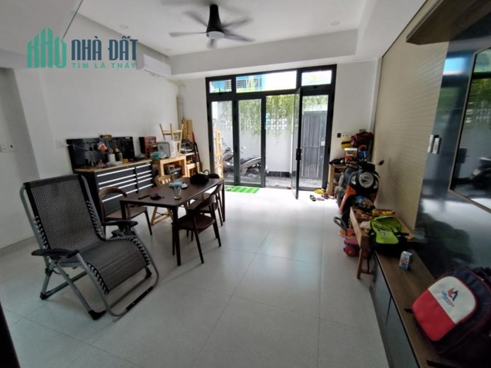 Bán nhà Lô góc HXH Lê Văn Quới 62m2 2 tầng mới đẹp chỉ 5,2 tỷ TL.