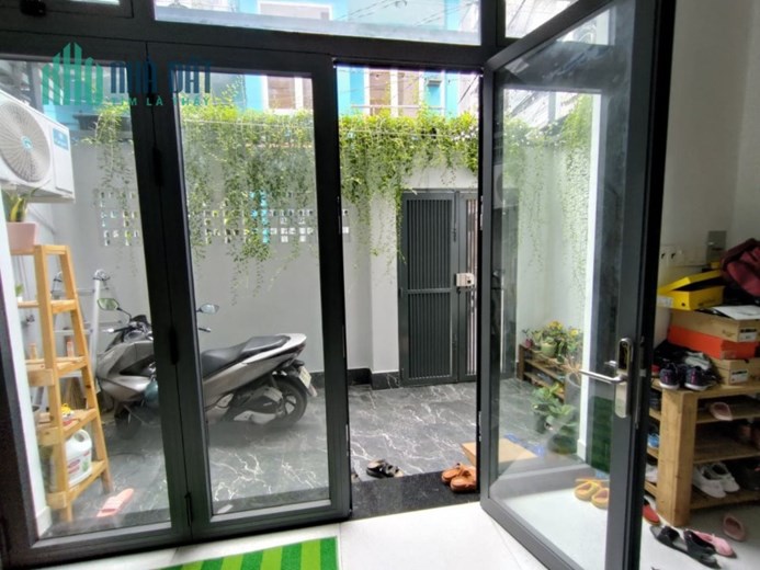 Bán nhà Lô góc HXH Lê Văn Quới 62m2 2 tầng mới đẹp chỉ 5,2 tỷ TL.