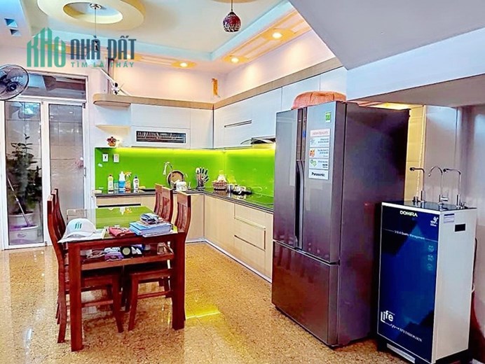Bán nhà 56m 4 tầng ô.tô đỗ cửa GIÁ 3.9 tỉ ngay mặt đường Thiên Lôi