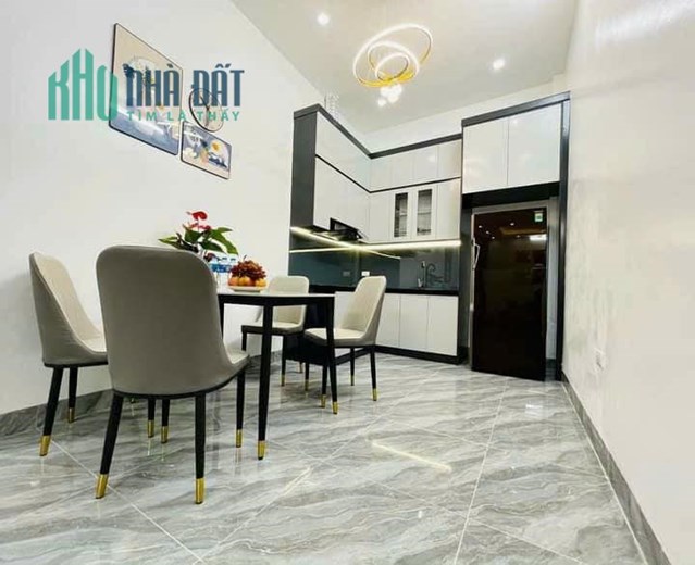 BÁN NHÀ ĐẸP 4 TẦNG DT:43M2 MT 4M 3 PHÒNG NGỦ GIÁ: 4x TỶ + FUN NỘI THẤT ĐẦY ĐỦ THIẾT KẾ HIỆN ĐẠI -