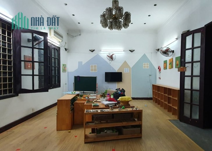 Bán căn nhà dãy số lẻ Đội Cấn, Ba Đình, 208m vuông, 5 tầng, MT 6m, hơn 20 tỷ - Kết cấu hiện đại,
