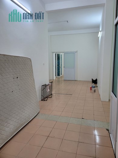 Cho thuê tầng 1 chung cư Dịch Vong Cầu Giấy  95m2 2 ngủ 2WC