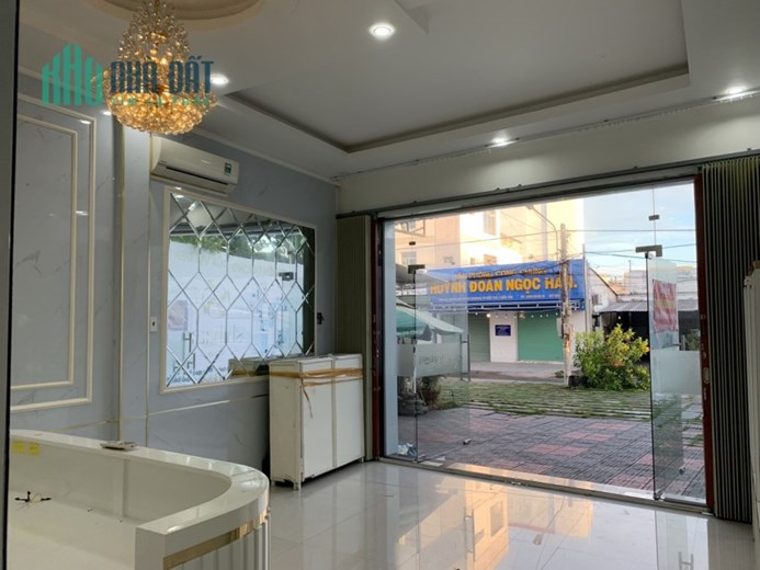 Cho Thuê Nhà 1 trệt 2 lầu tiện kinh doanh