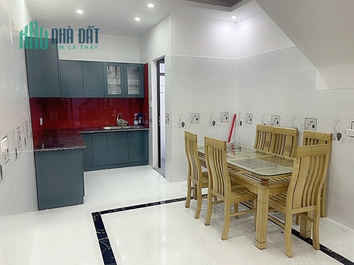 Bán nhà phố Vũ Trọng Khánh - Lạch Tray 56m 4 tầng GIÁ 3.3 tỉ ngõ cực nông