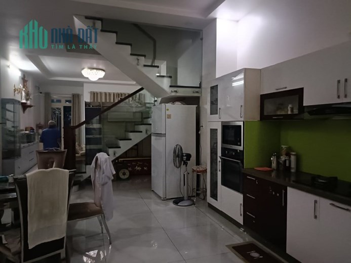 Bán nhà mặt tiền KDC Trung Sơn Bình Hưng Bình Chánh 100m2 6 tầng Giá: 18.5 tỷ