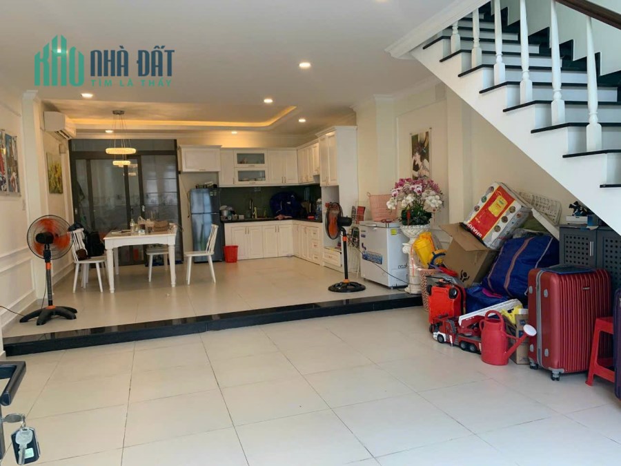 Q7 LÂM VĂN BỀN,HẺM 6M,NHÀ ĐẸP,KHU VIP,TIỆN ÍCH XUNG QUANH KHÔNG THIẾU GÌ, GẦN TRƯỜNG HỌC, GẦN CHỢ,