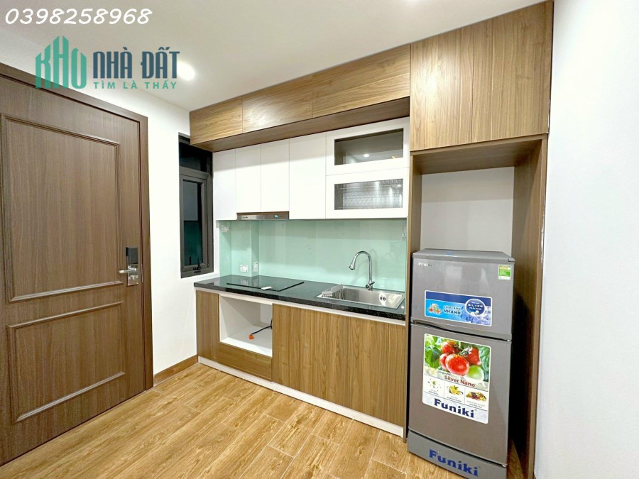 BÁN NHÀ CẦU GIẤY, 100m2x 7T, MT7.6m, Ô TÔ ĐỖ TRONG NHÀ, LÔ GÓC, KINH DOANH, CHỈ NHỈNH 33 TỶ