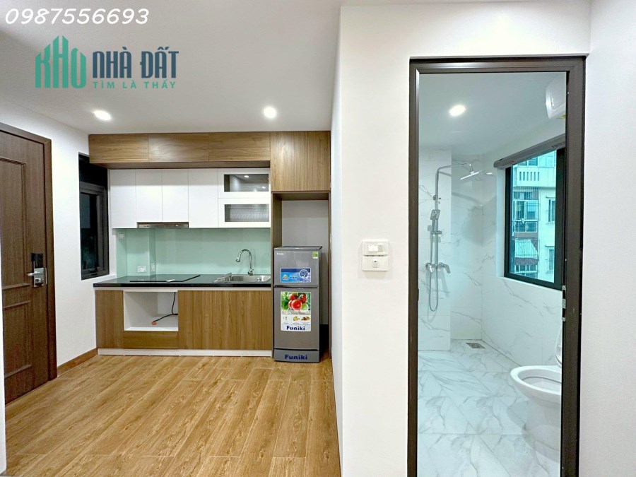 BÁN NHÀ CẦU GIẤY, 150m2x 7T, MT7.6m, Ô TÔ ĐỖ TRONG NHÀ, LÔ GÓC, KINH DOANH, CHỈ NHỈNH 33 TỶ