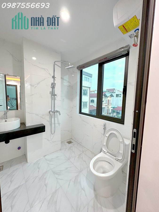 BÁN NHÀ CẦU GIẤY, 120m2x 7T, MT7.6m, Ô TÔ ĐỖ TRONG NHÀ, LÔ GÓC, KINH DOANH, CHỈ NHỈNH 32 TỶ
