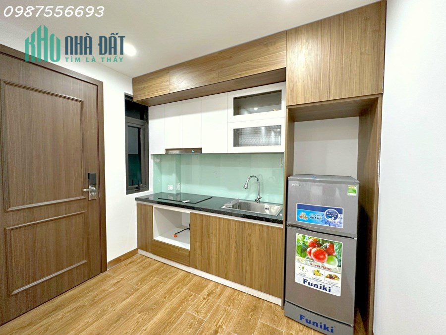 BÁN NHÀ CẦU GIẤY, 120m2x 7T, MT7.6m, Ô TÔ ĐỖ TRONG NHÀ, LÔ GÓC, KINH DOANH, CHỈ NHỈNH 32 TỶ