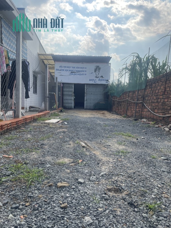 Bán Nhà Hóc Môn, HXH Dương Công Khi, 140M2, Khu Dân Cư, Thuê 5TR, Chỉ 1 Tỷ 2.