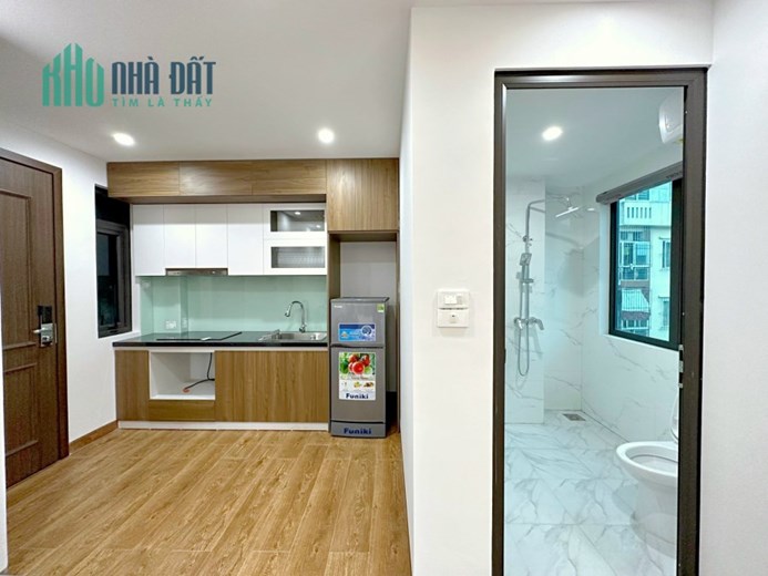 BÁN NHÀ CẦU GIẤY, 120m2x 7T, MT7.6m, Ô TÔ ĐỖ TRONG NHÀ, LÔ GÓC, KINH DOANH, CHỈ NHỈNH 32 TỶ