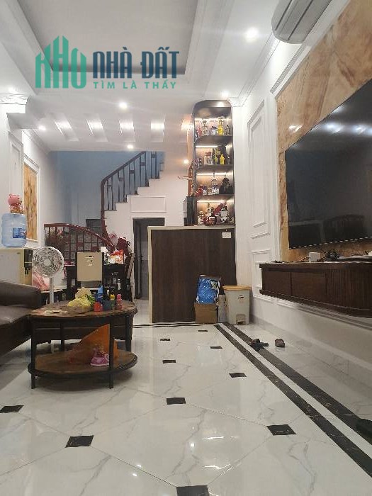 Cần BÁN NHANH Nhà ở ĐÀM QUANG TRUNG- LONG BIÊN. 36m, 5 tầng, giá 3 tỷ