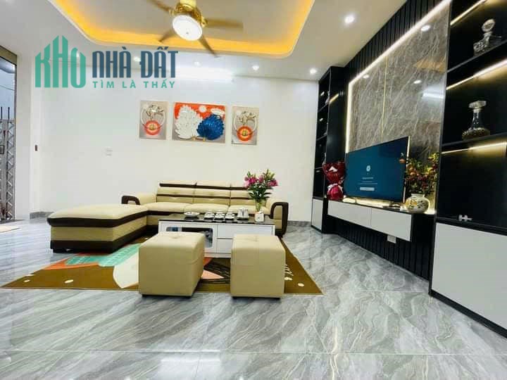 SIÊU ĐẸP NHÀ 4 TẦNG DT:43M2 MT 4M 3 PHÒNG NGỦ GIÁ: 4.25 TỶ + FUN NỘI THẤT ĐẦY ĐỦ THIẾT KẾ HIỆN ĐẠI