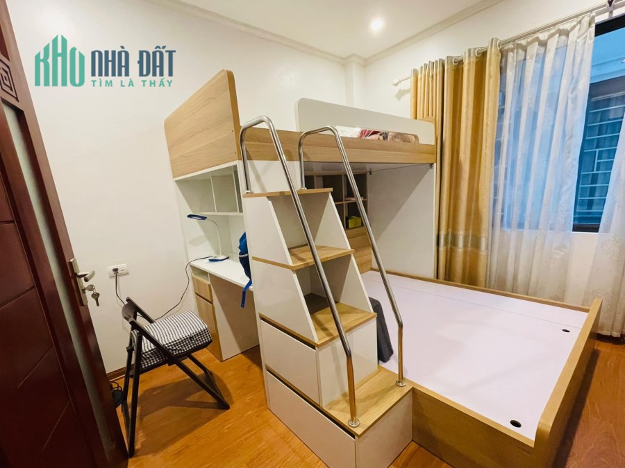 Bán nhà Nguyễn Văn Cừ, Full nội thất, 35 m2, 5 tầng, chỉ nhĩnh 3 tỷ.