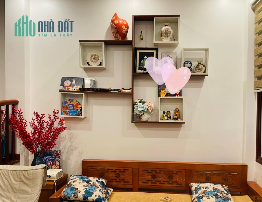 Bán nhà Nguyễn Văn Cừ, Full nội thất, 35 m2, 5 tầng, chỉ nhĩnh 3 tỷ.