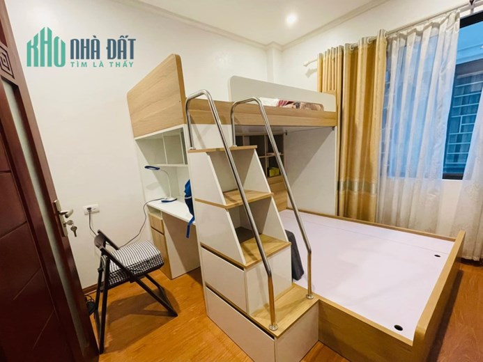 Bán nhà Nguyễn Văn Cừ, Full nội thất, 35 m2, 5 tầng, chỉ nhĩnh 3 tỷ.