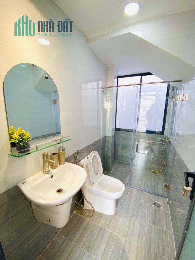 Bán nhà đường Dương Bá Trạc P2Q8 DT 4x8 chỉ 5.6 tỷ. Lh:0908121787