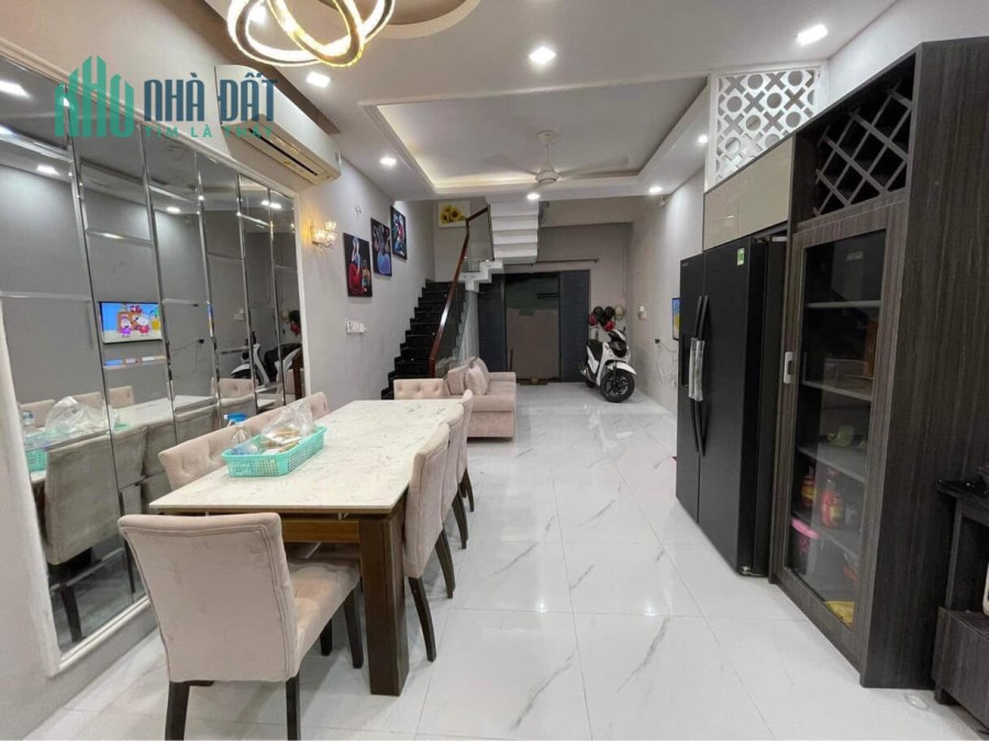 Bán Nhà 4x14m, Giá 4,8 Tỷ, Hẻm Xe Hơi Đường Số 37, Phường Tân Kiểng, Q7.