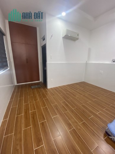 Nhà Sát MT đường Vườn Lài Quận Tân Phú 4.3Mx17.5M 3Tầng 5PN.