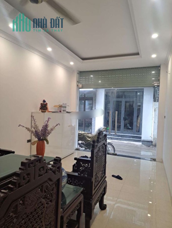 Cho thuê nhà mặt phố Lạc Long Quân, 5pn4wc lh: 0966635319