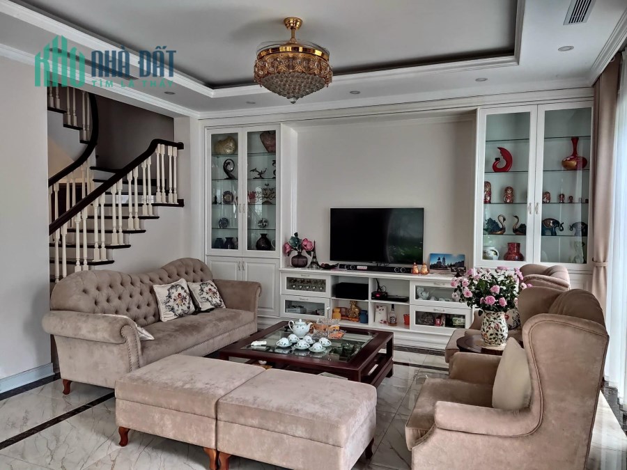Bán nhà ngõ 87 phố Nguyễn Phong Sắc, DT 80m2 x 5T, MT 6m, ô tô tránh, nhà đẹp, giá 18 tỷ.