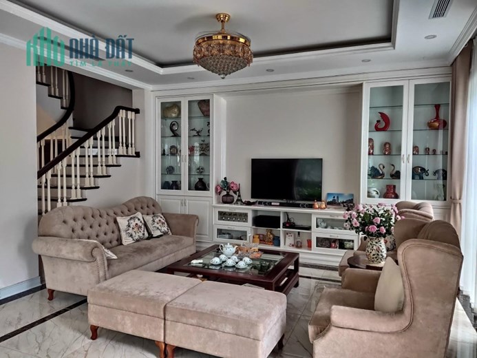 Bán nhà ngõ 87 phố Nguyễn Phong Sắc, DT 80m2 x 5T, MT 6m, ô tô tránh, nhà đẹp, giá 18 tỷ.