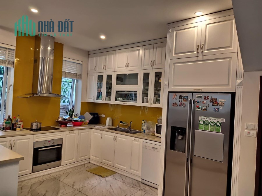 Bán nhà ngõ 87 phố Nguyễn Phong Sắc, DT 80m2 x 5T, MT 6m, ô tô tránh, nhà đẹp, giá 18 tỷ.