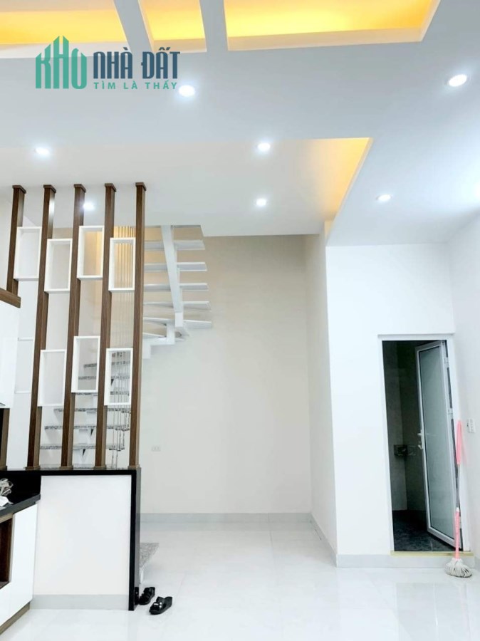 Bán nhà đẹp lô góc kinh doanh cực đỉnh phố Nguyễn Lân, nhà nằm trong khu dân trí cao tiện ích hoàn