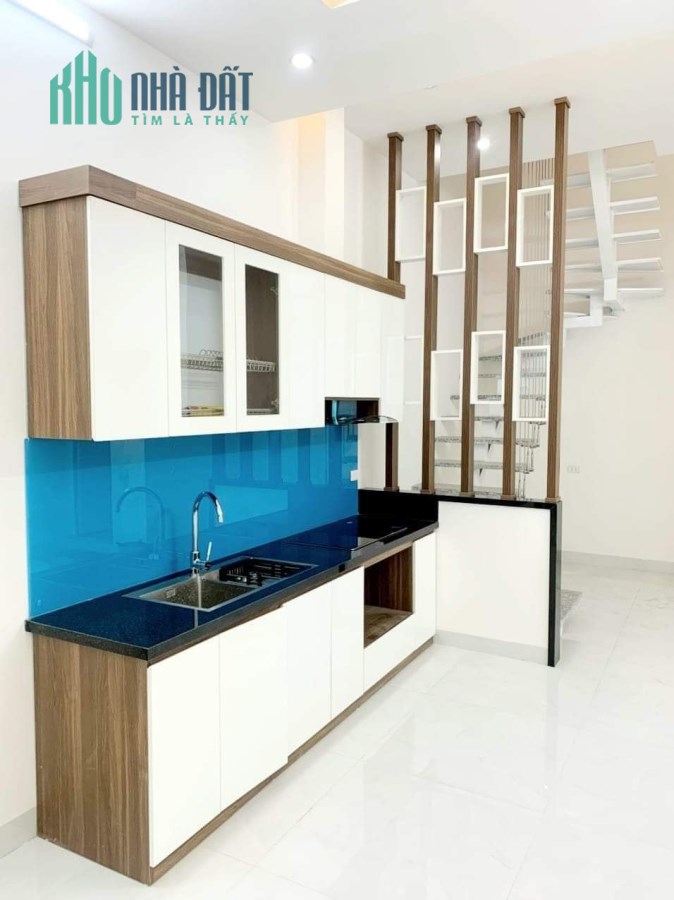 Bán nhà đẹp lô góc kinh doanh cực đỉnh phố Nguyễn Lân, nhà nằm trong khu dân trí cao tiện ích hoàn