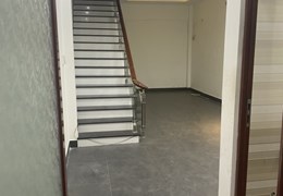 Cho thuê nhà mặt phố Hồ Biểu Chánh 3 tầng + sân thượng giá thương lượng
