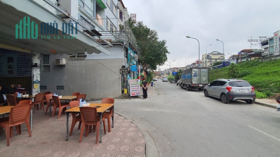 NHÀ ĐẸP PHỐ NGỌC LÂM - LÔ GÓC, Ô TÔ ĐỖ CỬA, CÁCH MẶT PHỐ 40M, 4 NGỦ KHÉP KÍN, HÀNG XÓM MIPEC