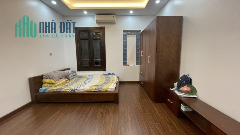 NHA ĐẸP PHỐ LÂM HẠ - ĐƯỜNG Ô TÔ TRÁNH - DÂN XÂY - CẠNH CÔNG VIÊN - NỘI THẤT SỊN XÒ.