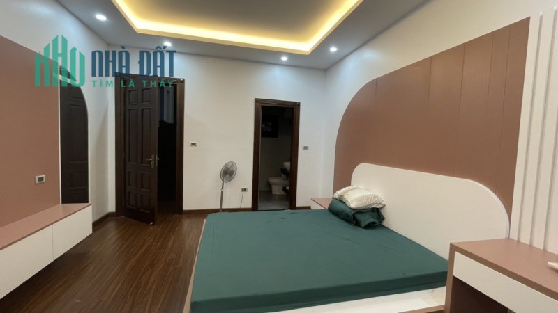 NHA ĐẸP PHỐ LÂM HẠ - ĐƯỜNG Ô TÔ TRÁNH - DÂN XÂY - CẠNH CÔNG VIÊN - NỘI THẤT SỊN XÒ.