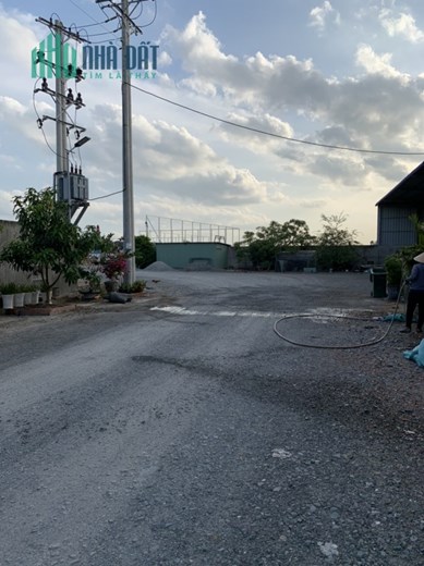 Chúng tôi bán 3,5ha đất SKC ở Đức Hòa, Long  An