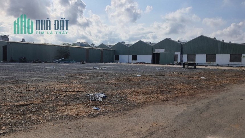 Chúng tôi cho thuê 10.000m2 kho bãi ở gần KCN Tân Bình, HCM