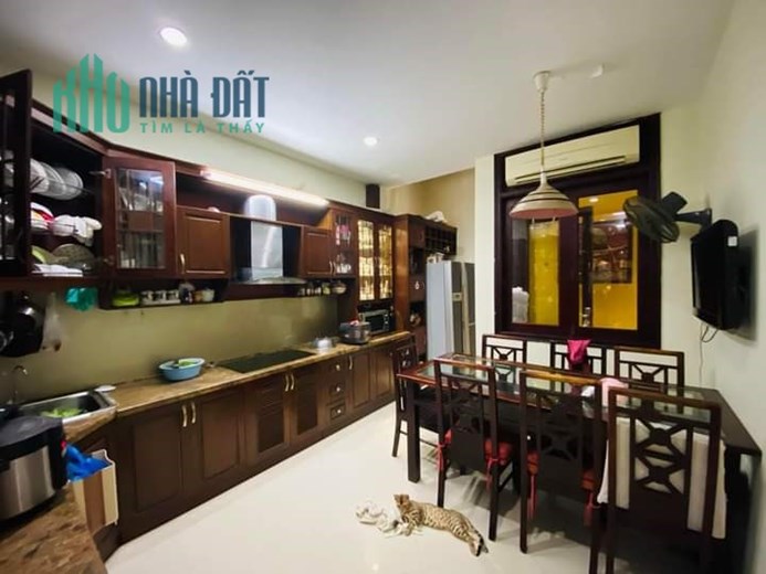 Bán nhà ngõ 168 Trung Kính 60m, 12.8 tỷ,  sát phố, nội thất xịn, ô tô vào nhà 0343564283