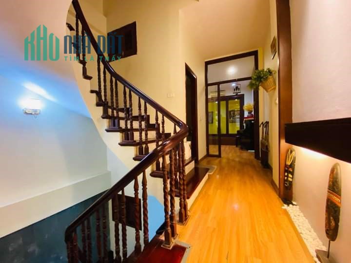 Bán nhà ngõ 168 Trung Kính 60m, 12.8 tỷ,  sát phố, nội thất xịn, ô tô vào nhà 0343564283