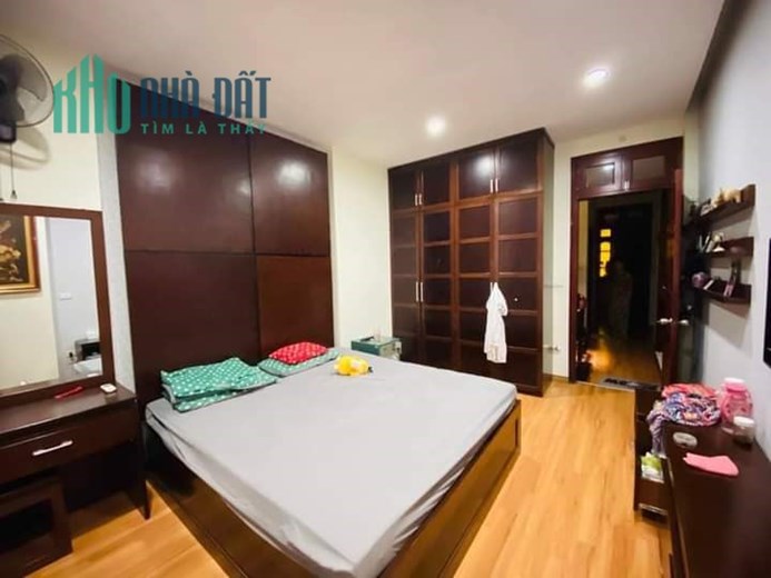 Bán nhà ngõ 168 Trung Kính 60m, 12.8 tỷ,  sát phố, nội thất xịn, ô tô vào nhà 0343564283