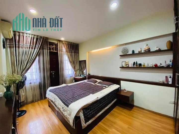 Bán nhà ngõ 168 Trung Kính 60m, 12.8 tỷ,  sát phố, nội thất xịn, ô tô vào nhà 0343564283