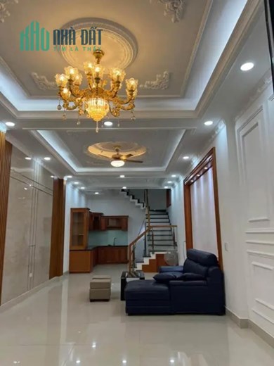 TRẢ CHƯỚC 700 TRIỆU NHẬN NHÀ Ở NGAY.