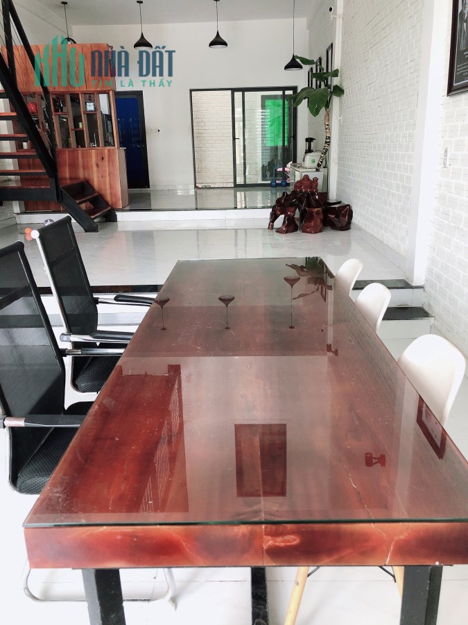 Nhà mặt tiền Quận Cẩm Lệ + View xem Pháo Hoa sông Hàn +Gara Ô Tô riêng. Lh:0917540999