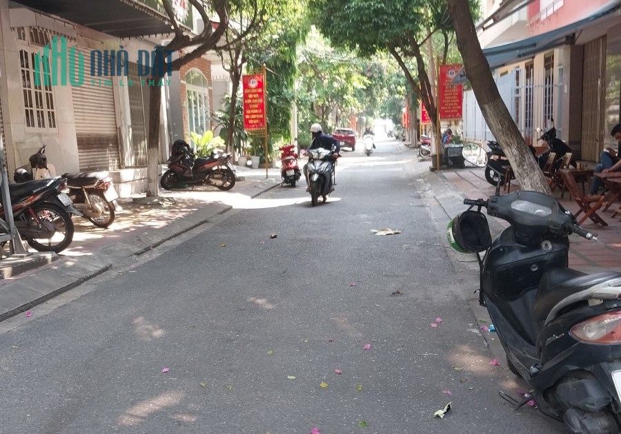 Nhà đường Nhựa QH 4m lề 3m Ô tô đậu gần Lý Tự Trọng 68m2, 2 tầng, 4.x tỷ