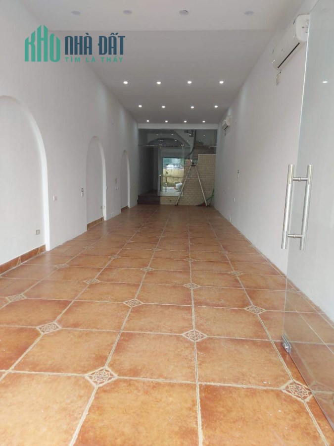 NHÀ ĐẸP CHO THUÊ NGUYÊN NHÀ MẶT PHỐ TÔN ĐỨC THẮNG, 300M
