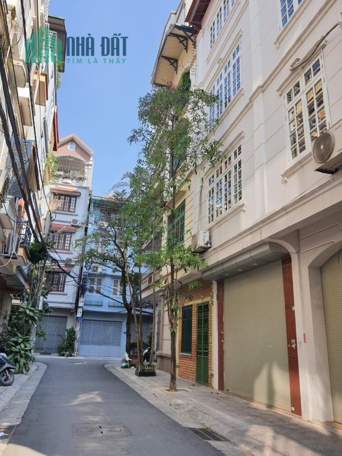 Bán nhà Ngã Tư Sở 40m2 6 tầng thang máy 6.4 tỷ gần phố, chính chủ