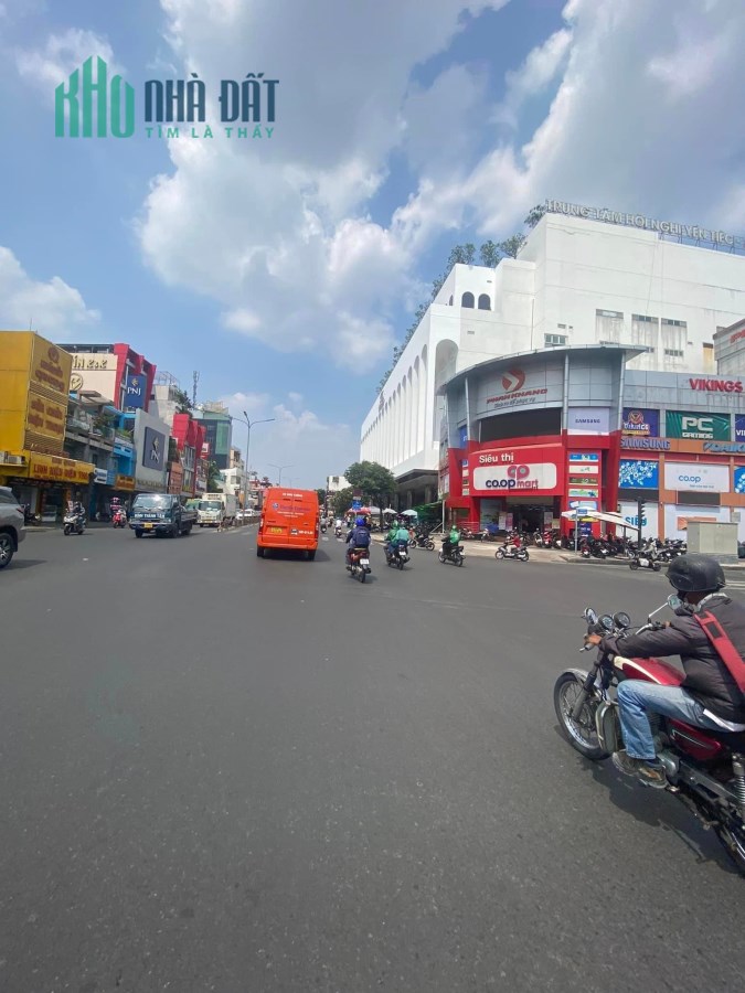 Bán nhà Mặt tiền Phan Văn Trị - giao Nguyễn Oanh, DT: 14.5x20m, 2 Tầng, giá rao 42 tỷ (TL)