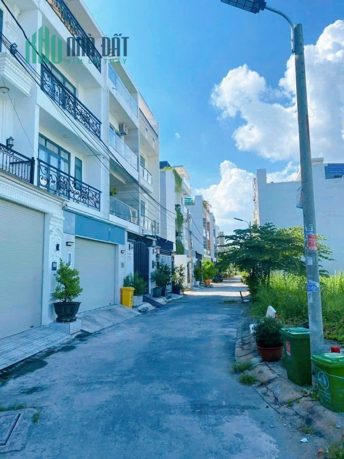 Bán đất đường Lê Văn Lương, 6x13.5m, giá 4  tỷ