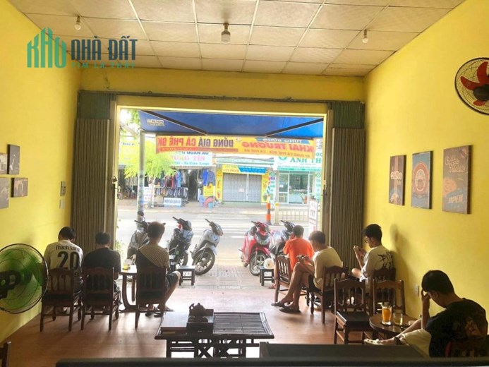 Mình cần sang quán này Do vợ chồng em có chút chuyện nên muốn sang ạ.